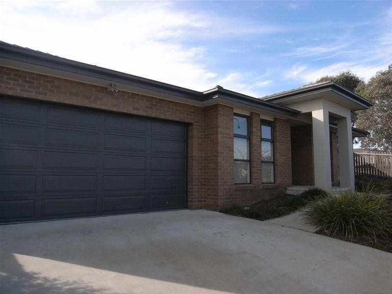 4 Keaney Street, Macgregor ACT 2615