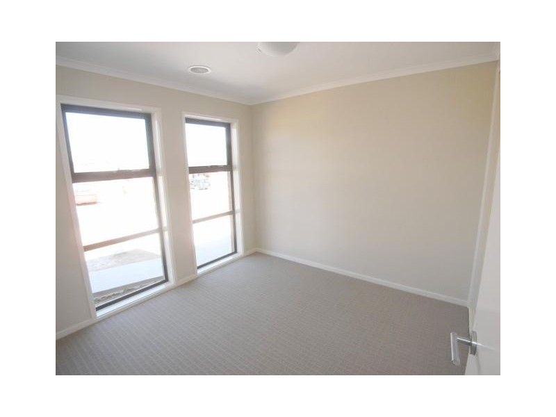 4 Keaney Street, Macgregor ACT 2615