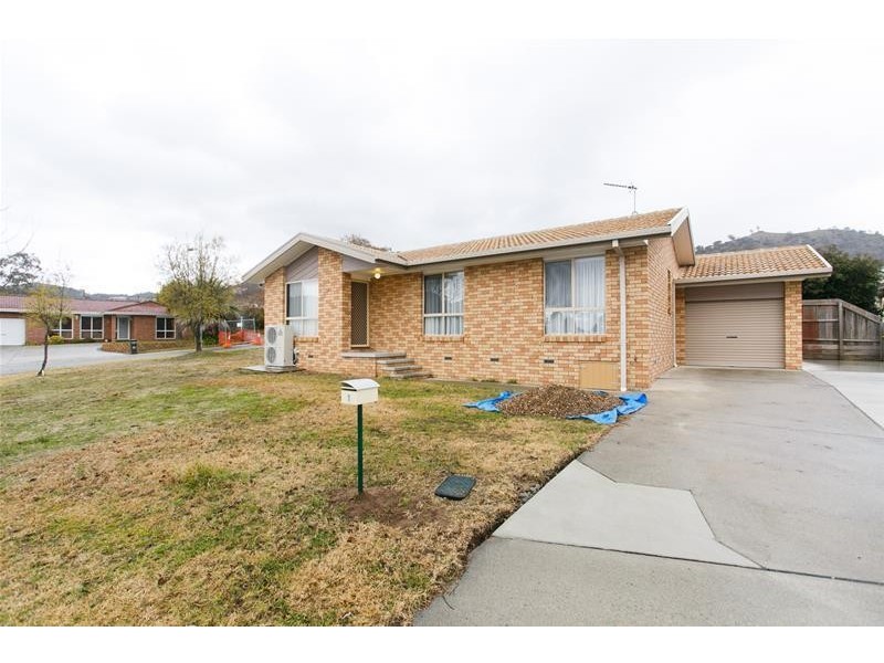 2/1 Stead Place, Banks ACT 2906