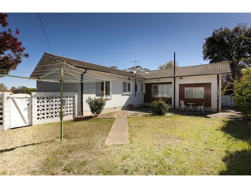 14 Dutton Street, Dickson ACT 2602