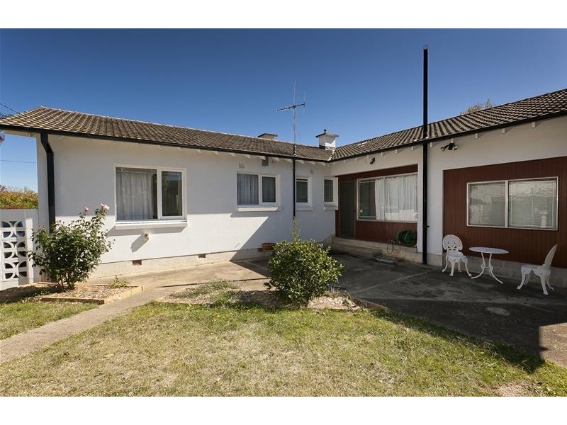 14 Dutton Street, Dickson ACT 2602