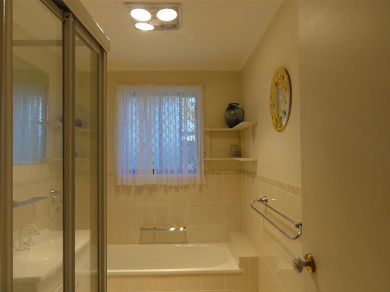 2 Meymott Place, Latham ACT 2615