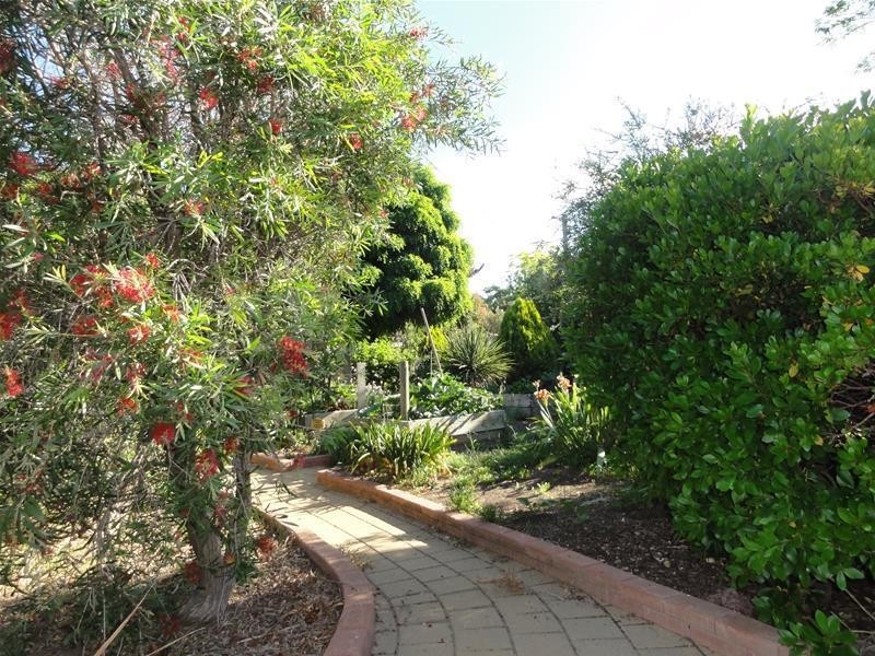 2 Meymott Place, Latham ACT 2615