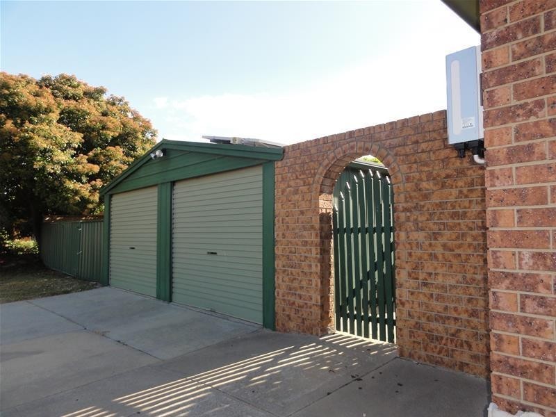 2 Meymott Place, Latham ACT 2615