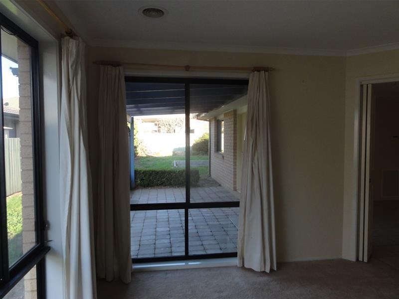 25 Fairlight Street, Dunlop ACT 2615