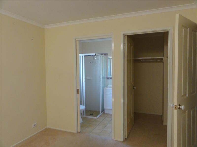 25 Fairlight Street, Dunlop ACT 2615