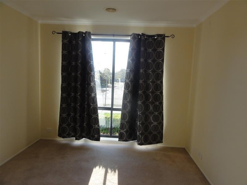 25 Fairlight Street, Dunlop ACT 2615