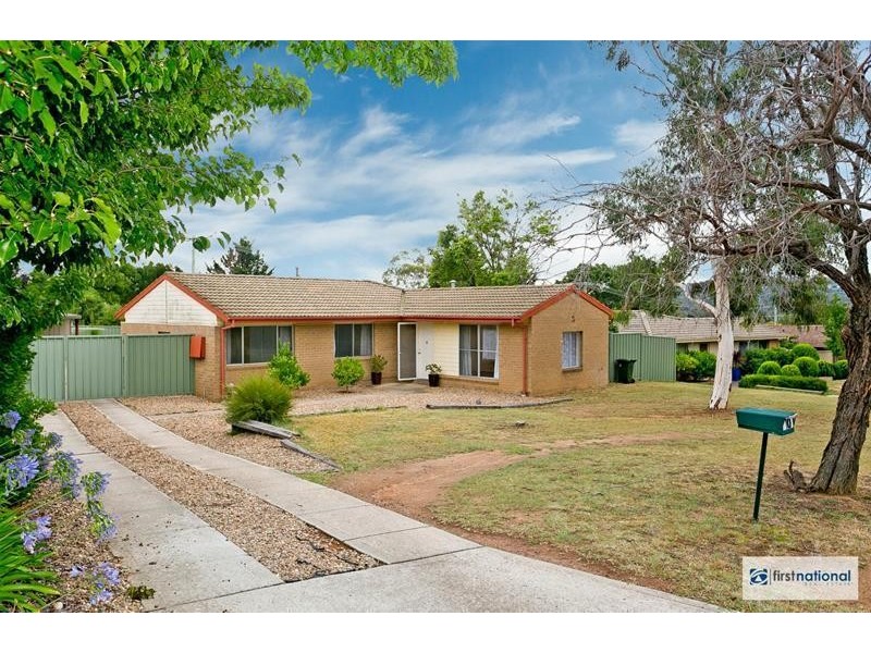 10 Dalton Place, Florey ACT 2615