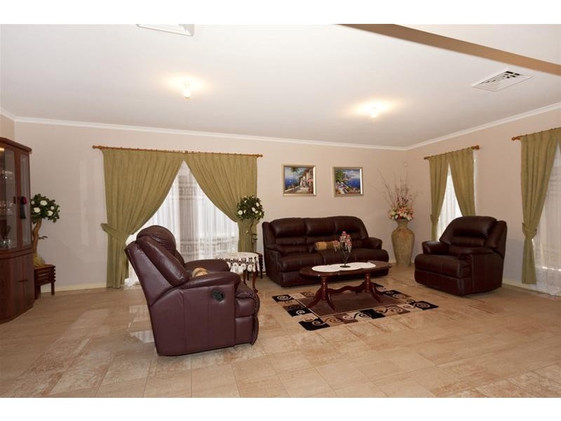 48 Governors Way, Macquarie Links NSW 2565