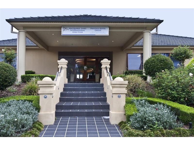 48 Governors Way, Macquarie Links NSW 2565