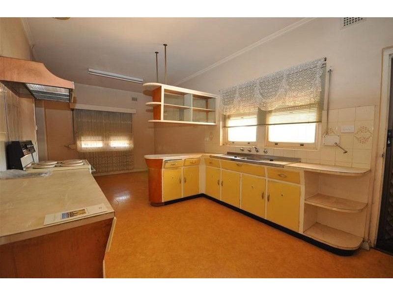 16 Eyre Highway, Port Augusta West SA 5700