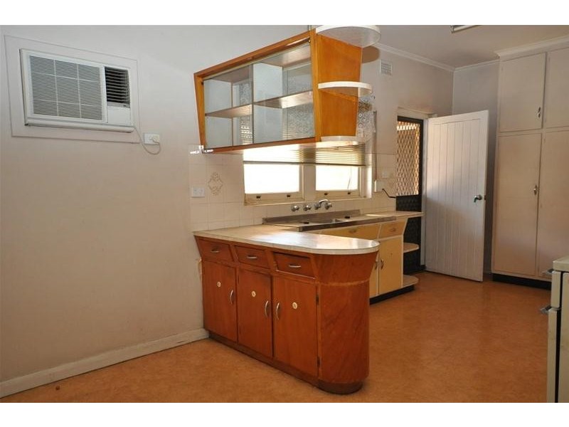 16 Eyre Highway, Port Augusta West SA 5700