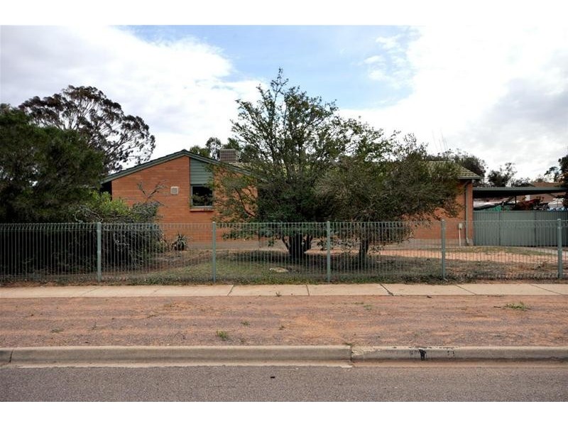 10 Richardson Crescent, Port Augusta West SA 5700