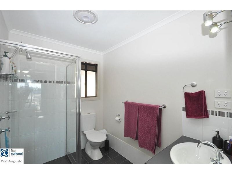 24 Francis Street, Stirling North SA 5710