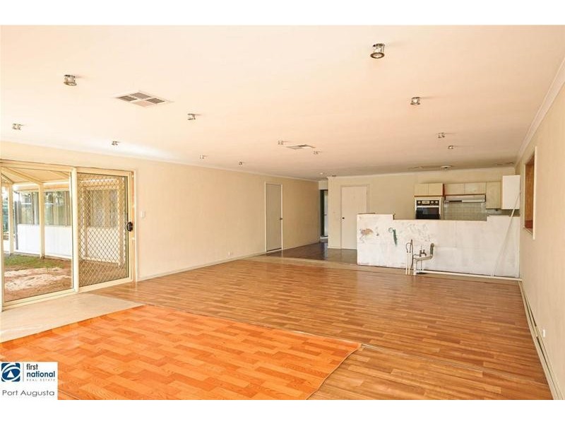 25 Quorn Road, Stirling North SA 5710