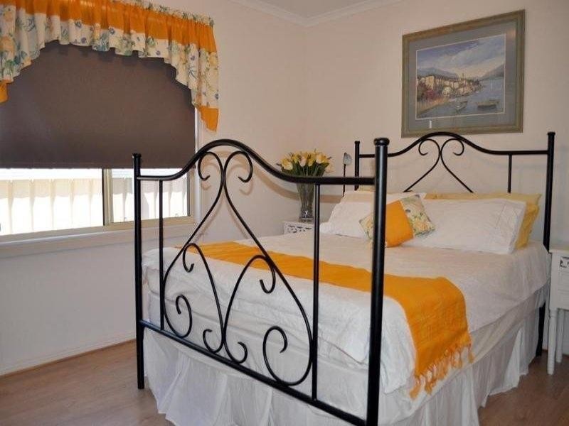 1 Jane Street, Stirling North SA 5710