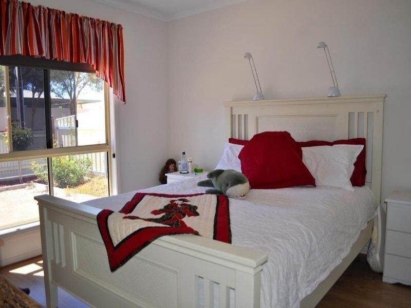 1 Jane Street, Stirling North SA 5710