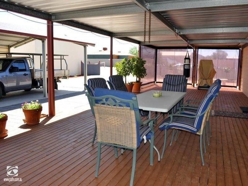 1 Jane Street, Stirling North SA 5710