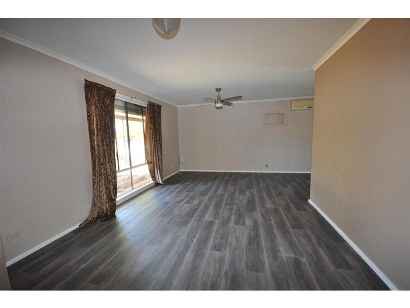 16 Nestor Street, Stirling North SA 5710