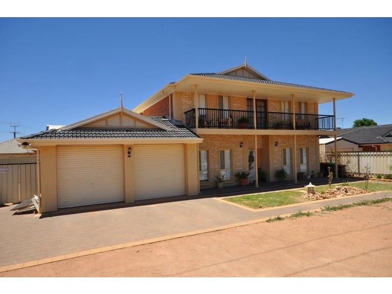 1 McConnal Road, Stirling North SA 5710