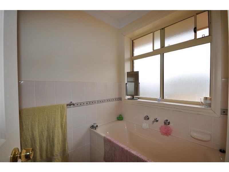 1 McConnal Road, Stirling North SA 5710