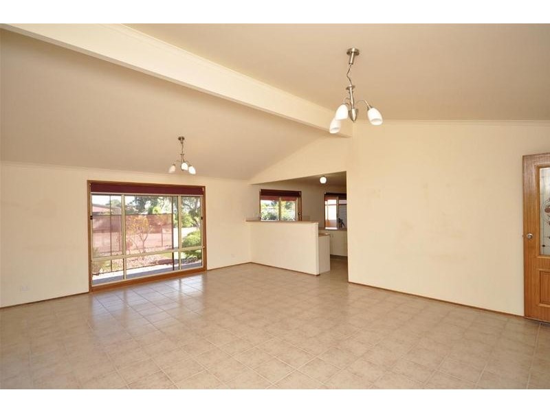 11 Woolundunga Avenue, Stirling North SA 5710