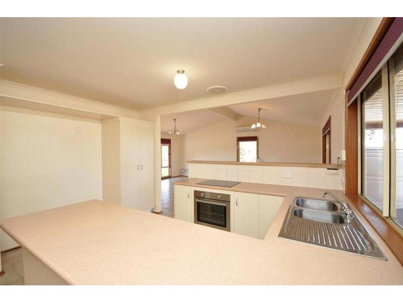 11 Woolundunga Avenue, Stirling North SA 5710