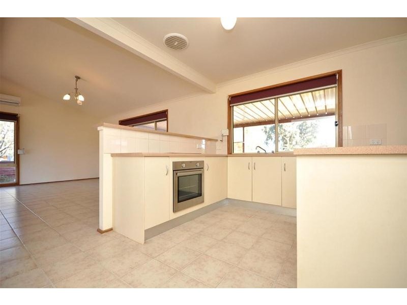 11 Woolundunga Avenue, Stirling North SA 5710