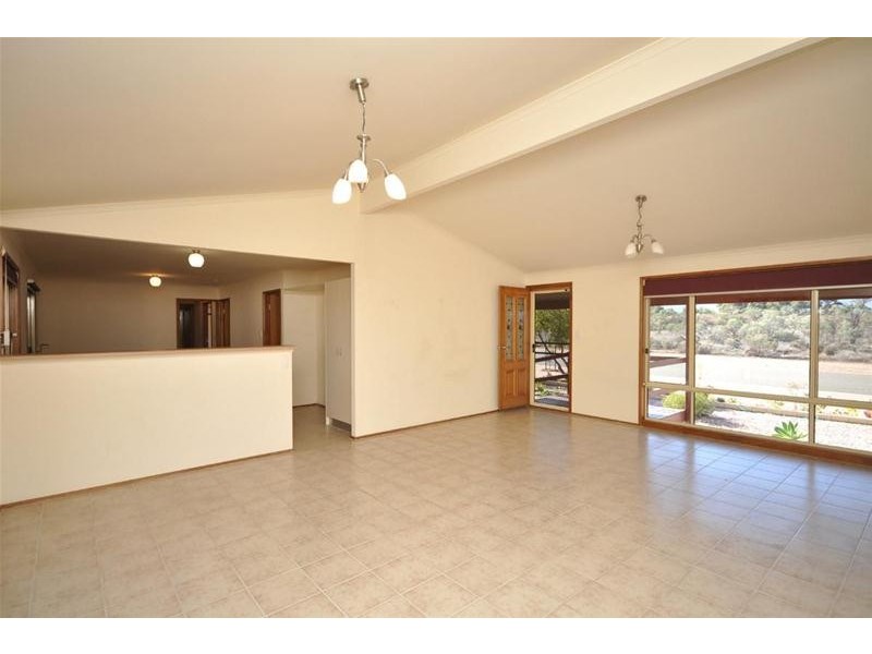 11 Woolundunga Avenue, Stirling North SA 5710