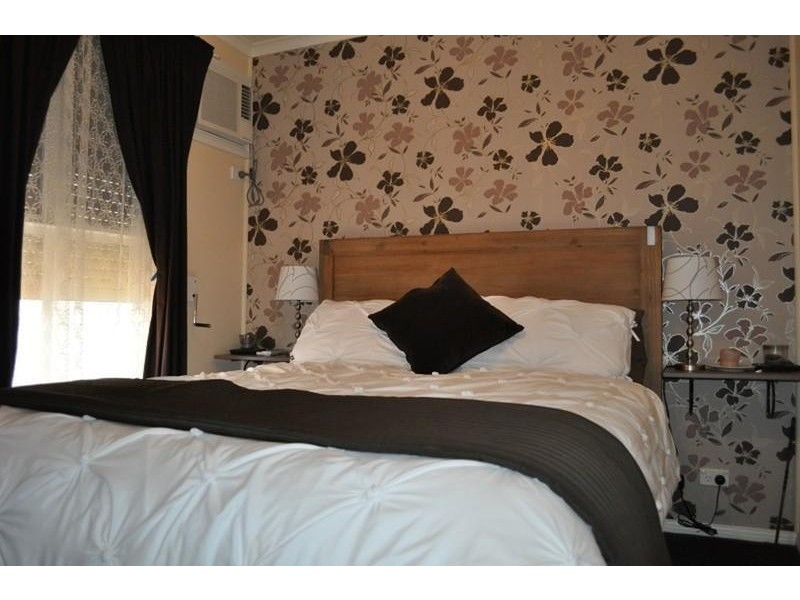 10 Whiting Street, Stirling North SA 5710