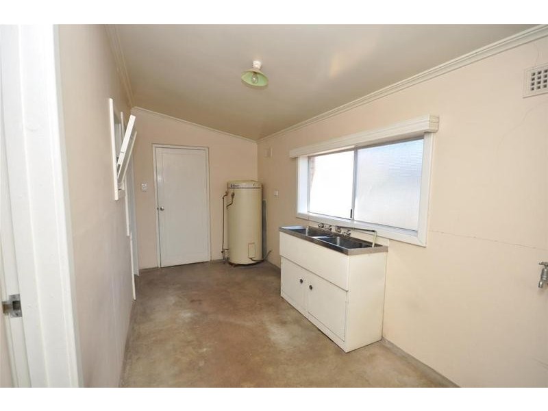 16 Eyre Highway, Port Augusta West SA 5700