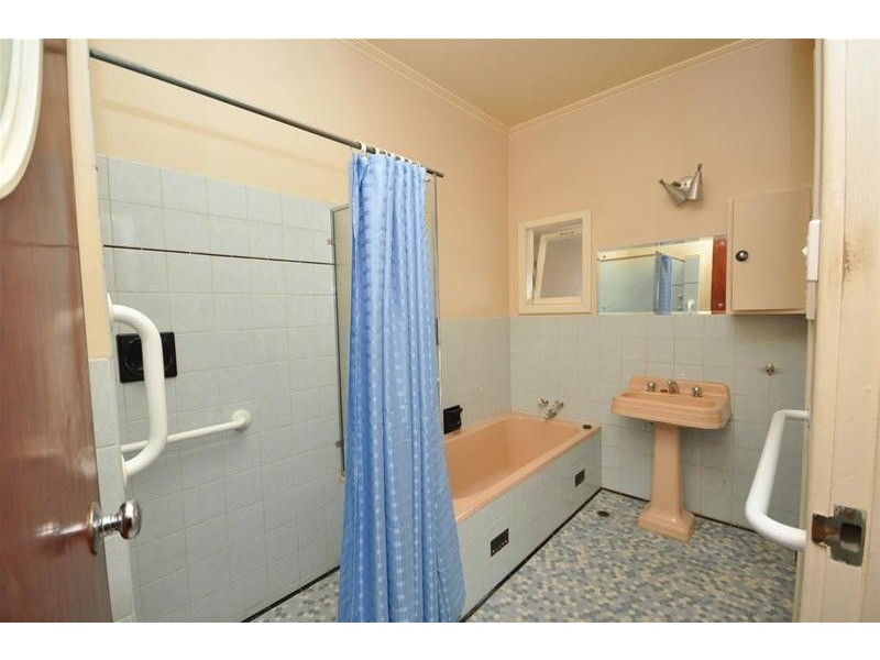 16 Eyre Highway, Port Augusta West SA 5700