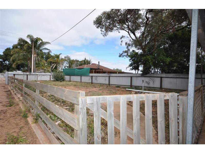 16 Engelsman Road, Stirling North SA 5710