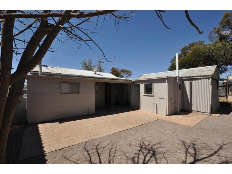 12 Caroona Road, Port Augusta West SA 5700