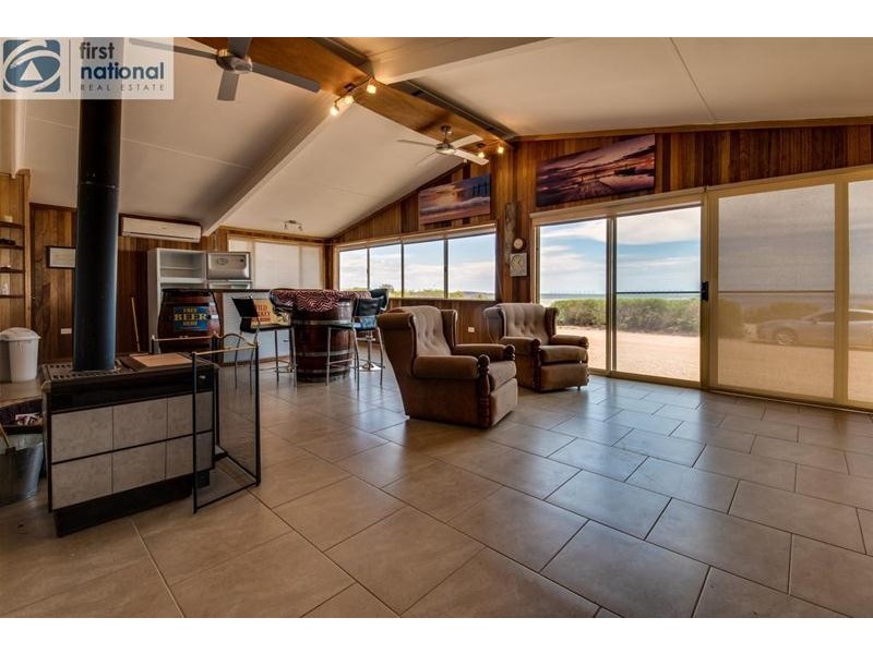 8 The Esplanade, Miranda SA 5700