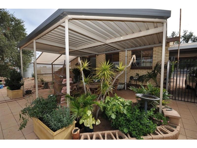 2 McKerlie Street, Stirling North SA 5710