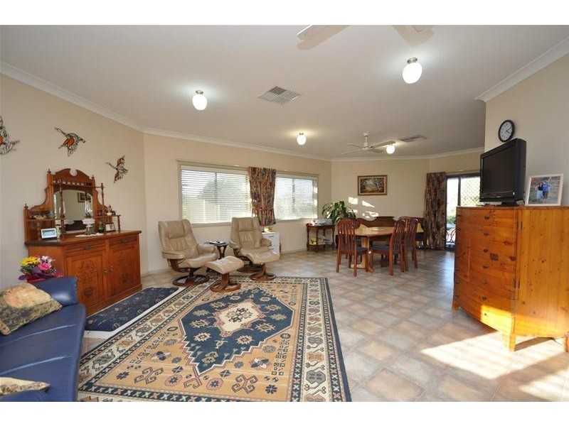 8 Francis Street, Stirling North SA 5710