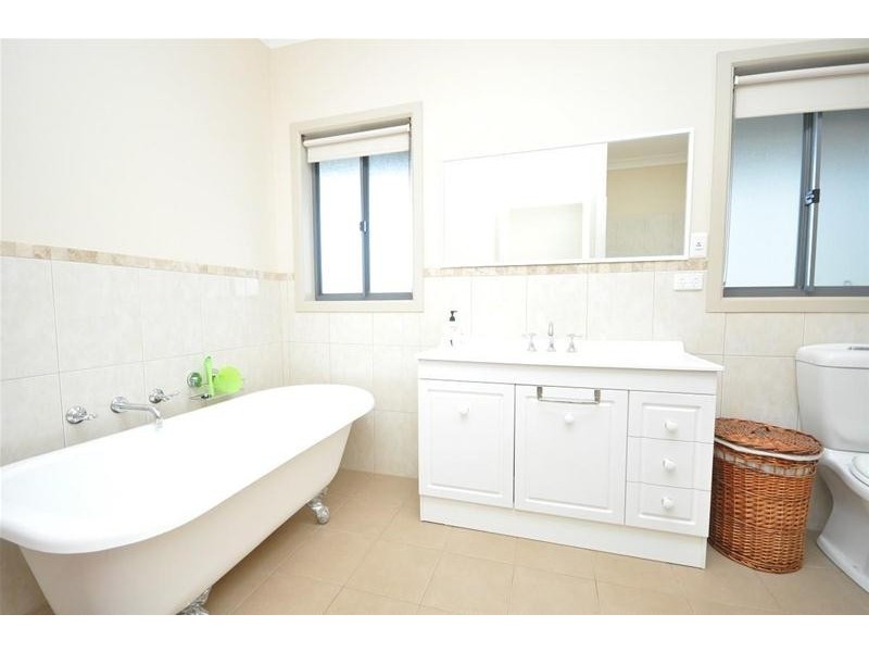 8 Francis Street, Stirling North SA 5710