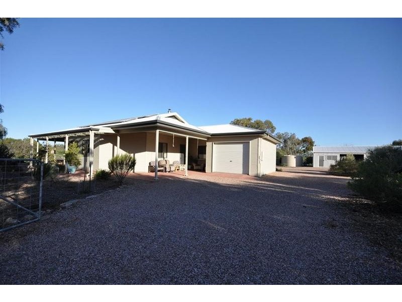 8 Francis Street, Stirling North SA 5710