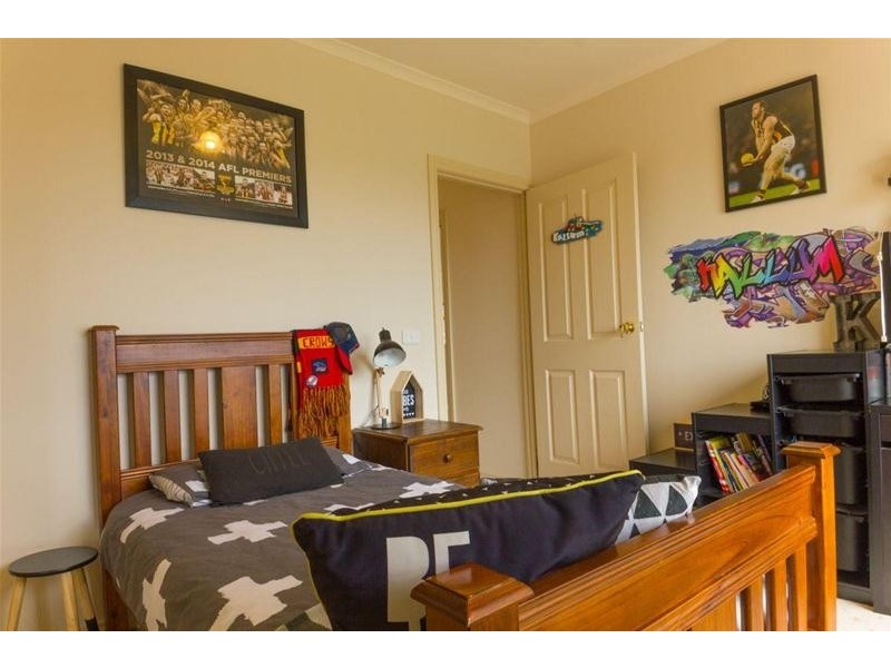 19 BREWSTER Road, Ararat VIC 3377