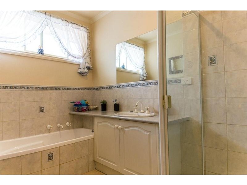 19 BREWSTER Road, Ararat VIC 3377