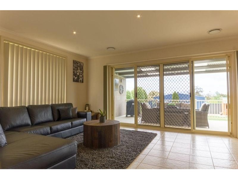 19 BREWSTER Road, Ararat VIC 3377