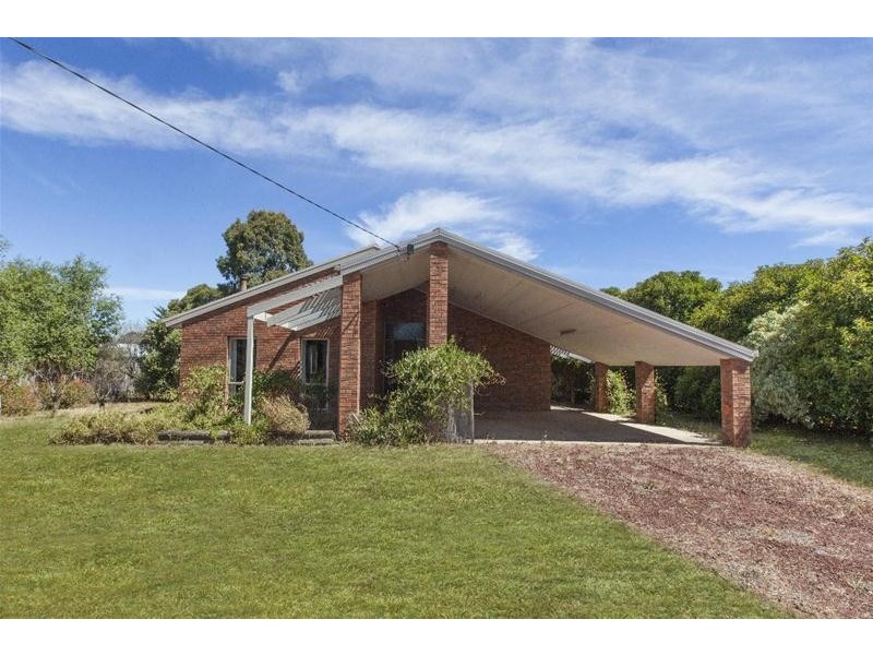 9 Golflinks Road, Ararat VIC 3377