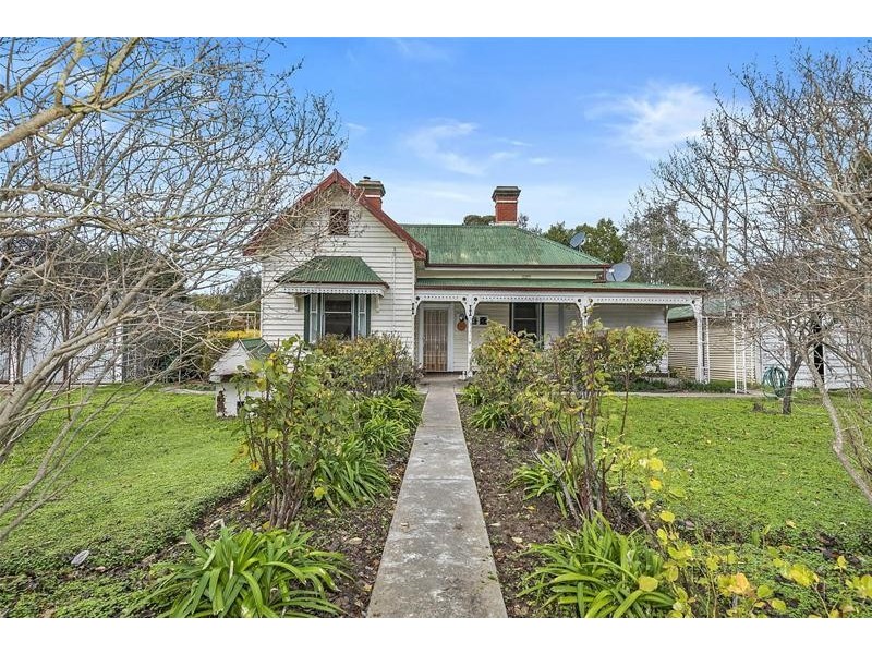 24 Degraves Street, Elmhurst VIC 3469