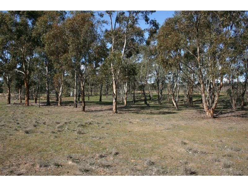 8 Section 2 Hudswell Road, Landsborough VIC 3384