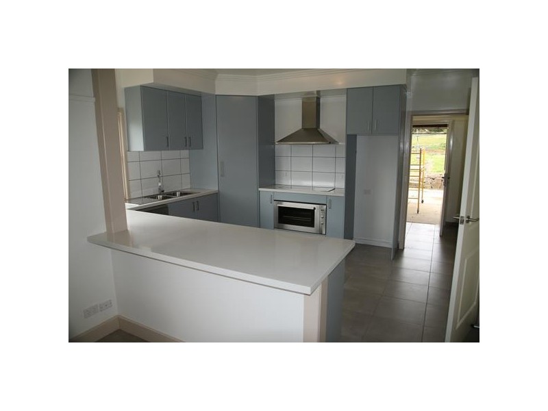 42 HIGH Street, Beaufort VIC 3373