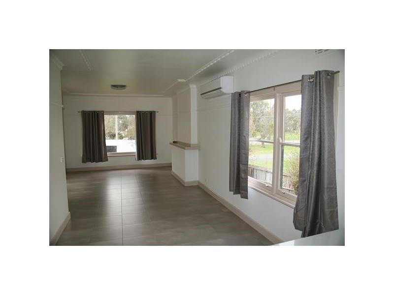 42 HIGH Street, Beaufort VIC 3373