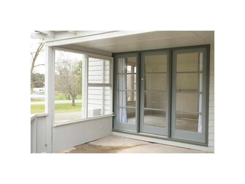 42 HIGH Street, Beaufort VIC 3373