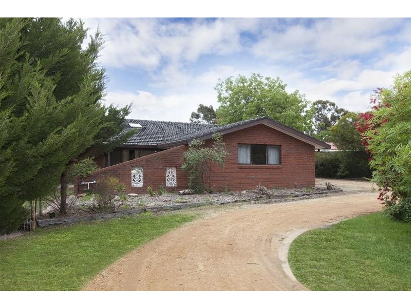 13 GOLFLINKS Road, Ararat VIC 3377