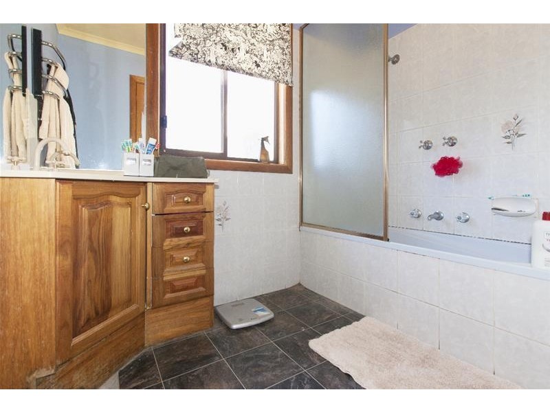 31 Yuruga Road, Great Western VIC 3374